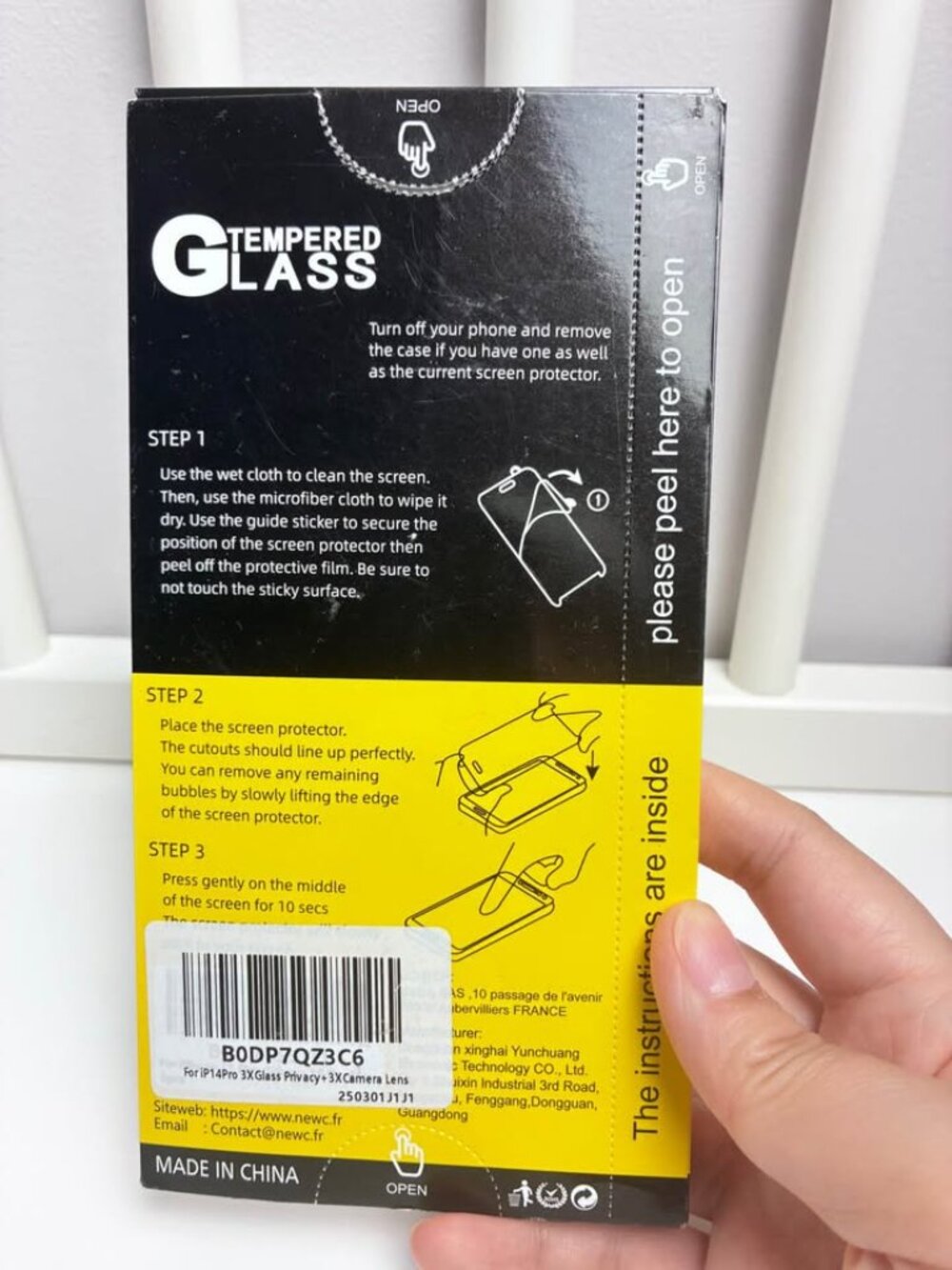 iPhone 14 Pro Screen Protector Privacy 28° + Camera Protector - Picture 3 of 3